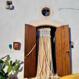 La Piccola Casa Design House nel Centro Storico con un giardino privato