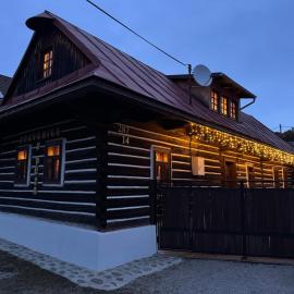 Drevenica u Peťa, hotel in Heľpa