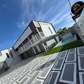 La Aurelia Resort, hotel u gradu Lowlands