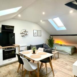 L'escale des Alpes - Centre-Ville - WIFI - Smart TV - Gare 8 min, hotel u gradu Belgard sur Valserin