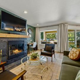 Ski & Tee Condo: A cozy mountain sport basecamp!