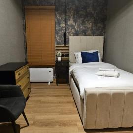 Amber Single Room17 Self Check-In Accommodation, hotel din Hull