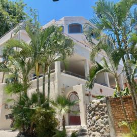 Casa MoJo - Whole house 7BR, heated pool, WiFi