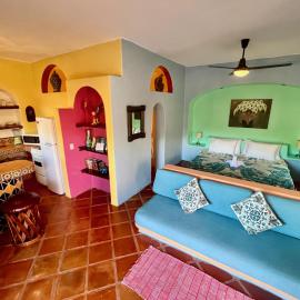 Luna - Casa MoJo's delightful 1BR, kitchen, pool