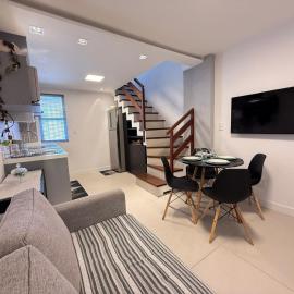 Triplex Luxo 2 Qtos c Churrasqueira na Rua das Pedras