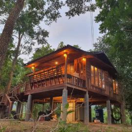 three little birds 2 bedroom บ้านไม้กลางสวน