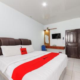 RedDoorz Syariah Plus at Raisaespace Cianjur, hotel u gradu 'Cianjur'