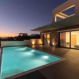 Vista Komos Villa 2, New Villa with Private Pool, מלון בפיטסידיה