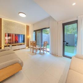 Townhouse in Aljada - Maid Room - Private Garden
