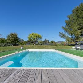 Maison contemporaine - grand jardin et piscine privée, hotel a LʼIsle-sur-la-Sorgue