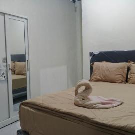 Sherin Homestay، فندق في Pulau Sarang