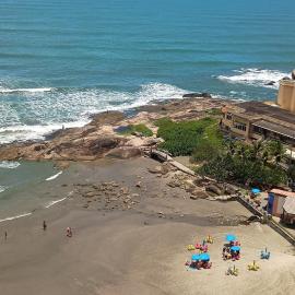 Apê Pé na Areia Praia dos Sonhos com elevador e vaga exclusiva, hotel in Itanhaém