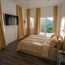 Luxury Apt with Amazing Views
