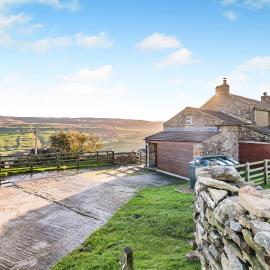 4 Bed in Low Row oc-h34097