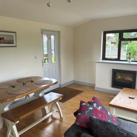 Private modern guest house, hotel in Yetminster