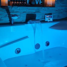Nid d amour IndoneZen Balneo & table de massage, hotell i Saint-Nicolas-de-la-Grave