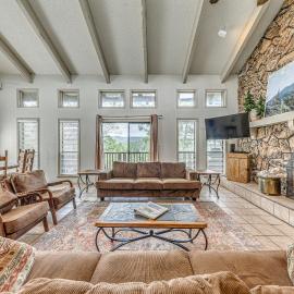 Ruidoso Home w/ Private Wet Bar & Pool Table