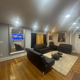 Newly Renovated Single Family Home, Hotel in Springfield