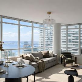 Luxury 40th-Floor Lakeview 2BR with PATH & Union Access