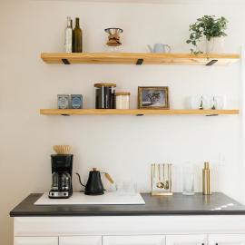 "The Dawning House" - Peaceful Modern Stay w/ Yard, hotelli kohteessa Georgetown
