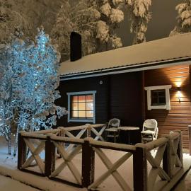 Sappee Peak Cabin - Bike, Fire, Snow & Adventure, hotelli kohteessa Salmentaka