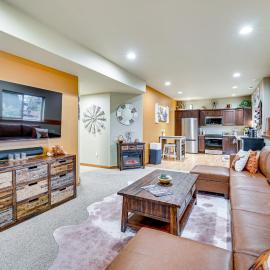 Near Ferry, Shops & Eats! Anacortes Townhome, hotel a Anacortes