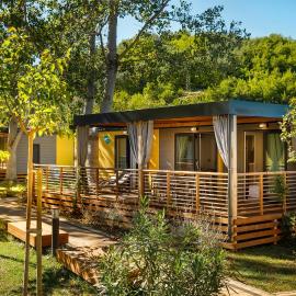 2 Bedroom Nice Stacaravan In Lopar, khách sạn ở Lopar