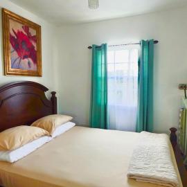 Modern Cozy Apartment, hotel v destinácii Buckleys