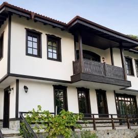 Large Cosy House by a Forest - Treehouse, BBQ, Fireplace & Mountain, viešbutis mieste Sopotas
