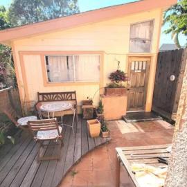 cozy 1 bedroom cottage in Albany