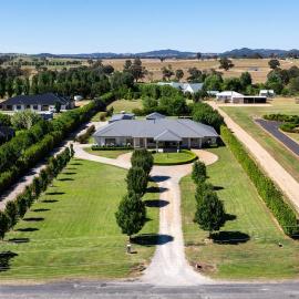Putta Bucca Manor - Poised Poolside Country Living