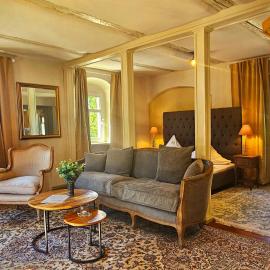 Boutique Apartments im ehem Weingut, Sauna, Hofgarten, Goldenes Fass, hotel v destinaci Meißen