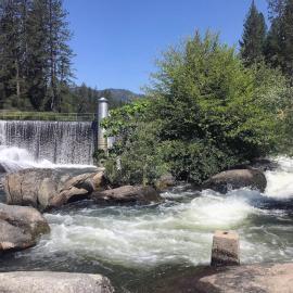 Cedar Springs Retreats, hotel in North Fork