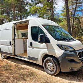 Tenerife Glamping Camper Van with bathroom, hotel in Los Cristianos