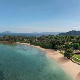 The Naka Island, a Luxury Collection Resort & Spa, Phuket, מלון בKo Naka