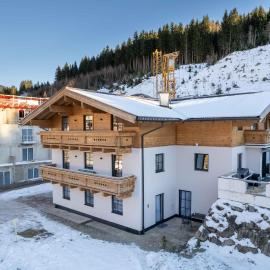 Alpenglück Apartments by we rent, JOKERCARD INCLUDED, Hotel in Saalbach-Hinterglemm