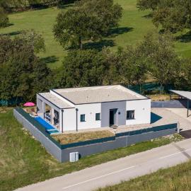 Beautiful Villa Rhapsody with pool in Buzet