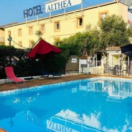 Hôtel Althea - Piscine et Sauna, hotel v destinaci Béziers