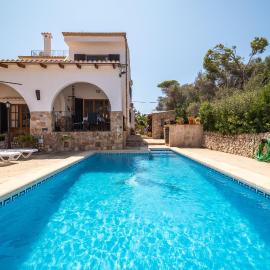 Can Monxu: Cala Llombards şehrinde bir otel
