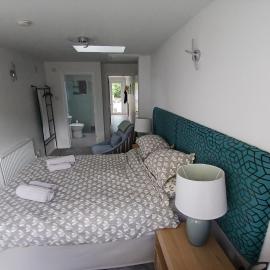 Ensuite Room with Private Entrance