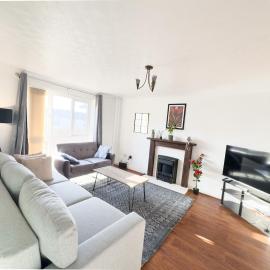 Spacious Newport Home Near ICC & Local Attractions: Newport şehrinde bir otel