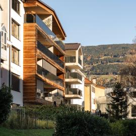 Gerharts Premium City Living - center of Brixen with free parking and Guestcard, hotel di Bressanone