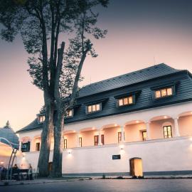 Kaštieľ Čičmany, hotel di Cicmany