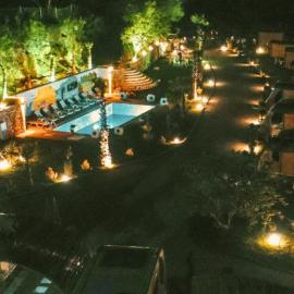 Güneş' te Karavan Otel, hôtel à Karaburun