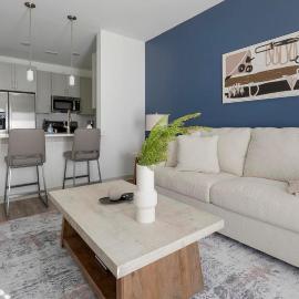 Landing Stylish 1BD Gym Pool