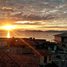 Apto na Praia João Rosa com vista Panorâmica para o Mar! 2 quartos, 2 camas de casal, hotel i Biguaçu