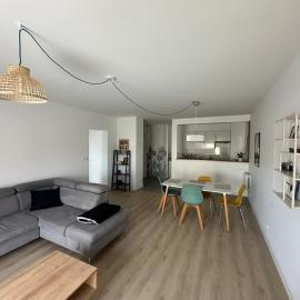 Grand T2 cosy à deux pas de Bordeaux, Arkea Arena, Netflix, Wifi, Nespresso, готель у місті Сенон