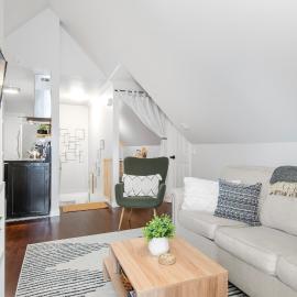 The Loft at Marble Place a Cozy Family Retreat, Hotel in Courtenay