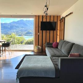Minimalist style house - Cochamó: Cochamó'da bir otel