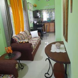 Serene Hideaway Guesthouse in Gated Stonebrook Manor, hotel in Falmouth